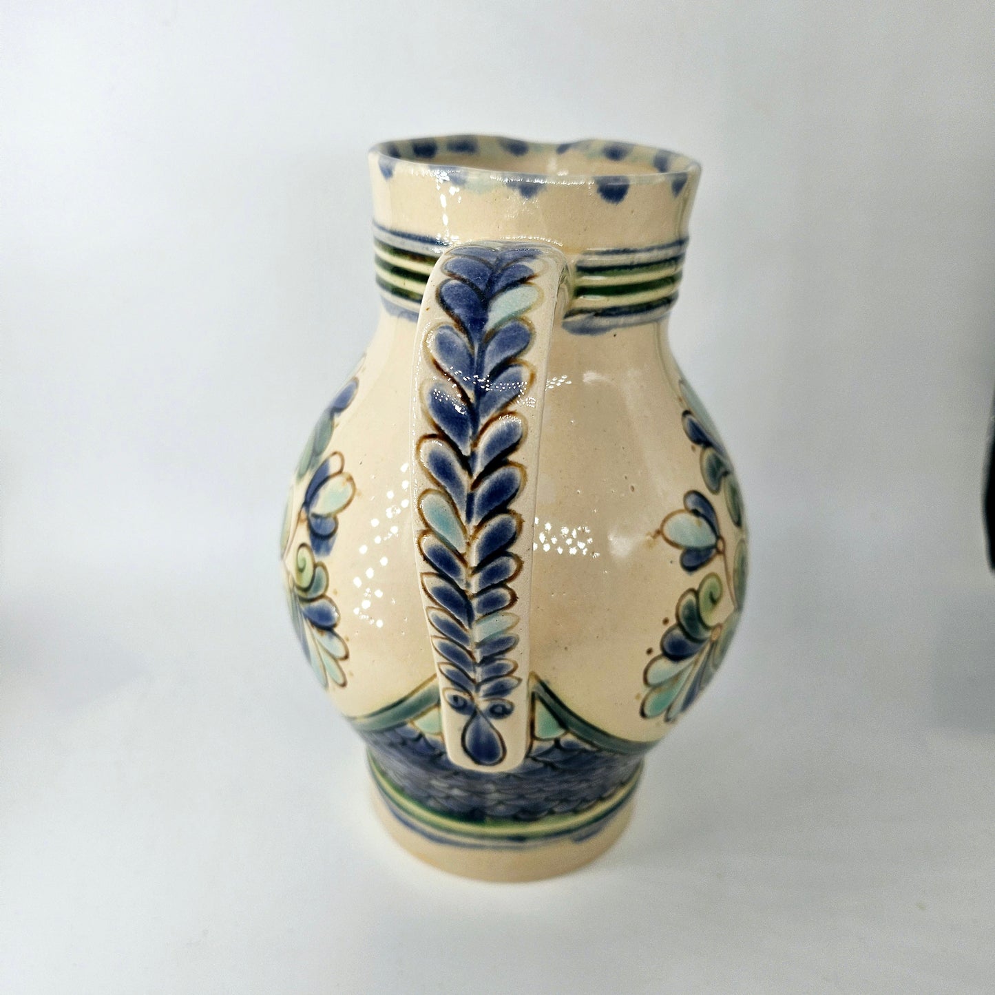 TradiTon Wasserkrug mit historischem Dekor