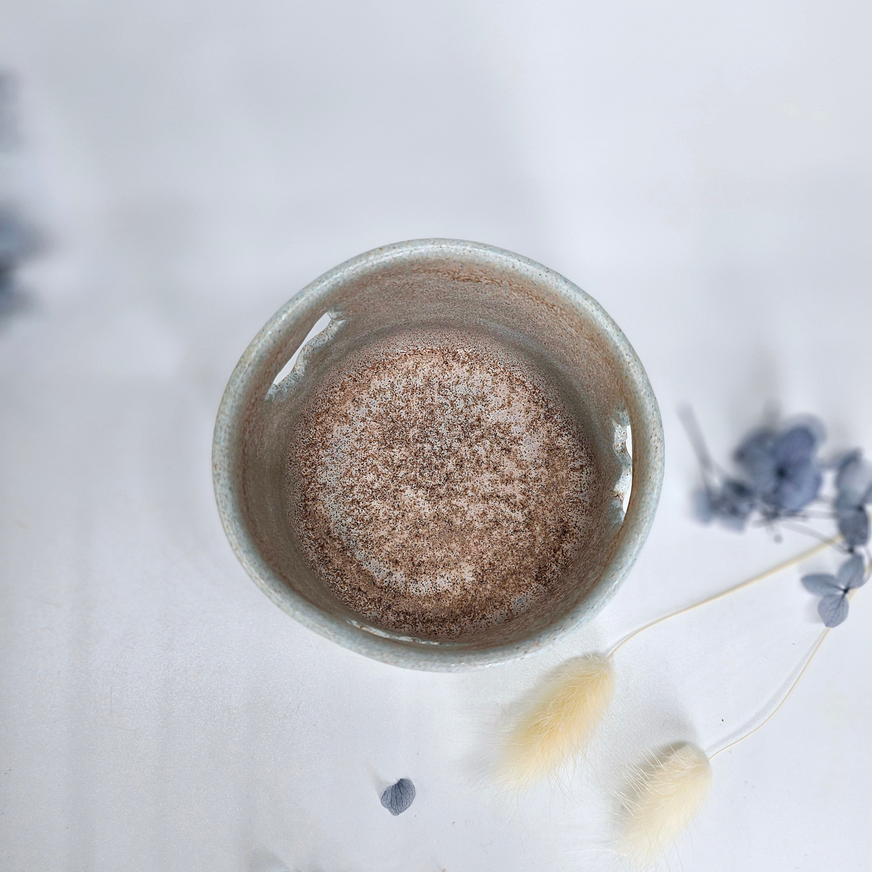 InnovaTON Teelichthalter - hellblau/Steinoptik