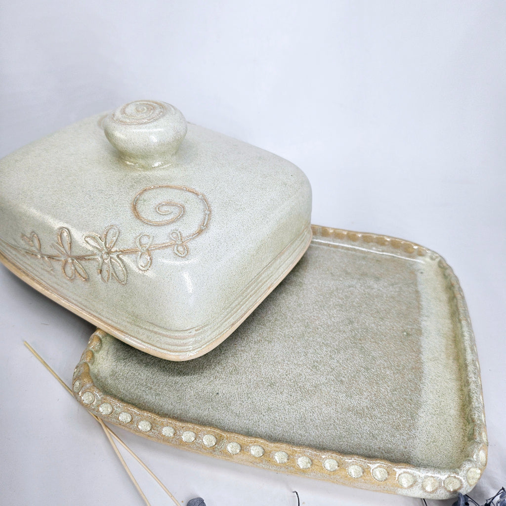 InnovaTON Butterdose Creme/Beige – Ein Kunstwerk für Ihre Küche