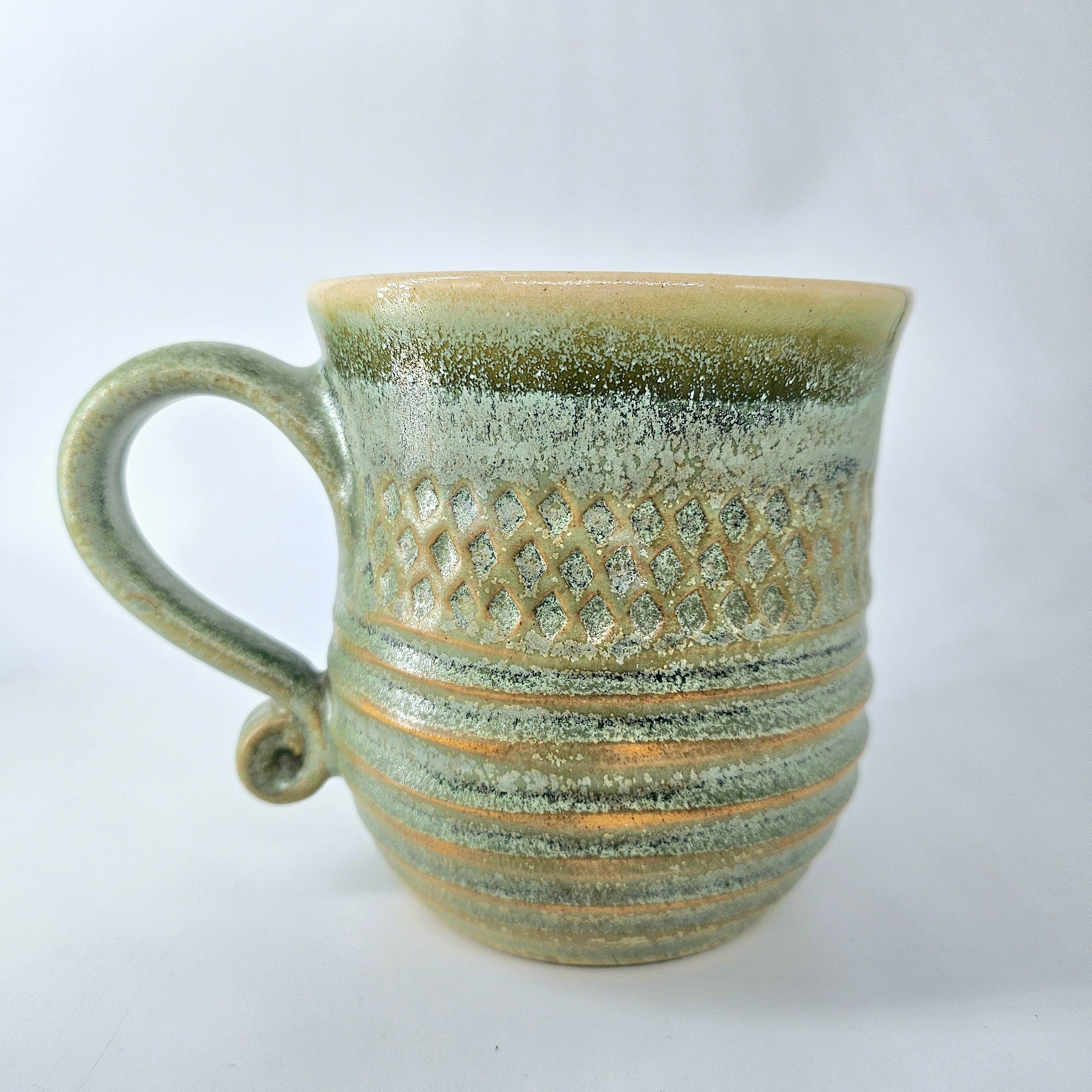 TradiTon Bauchtasse mit Stempeldekor