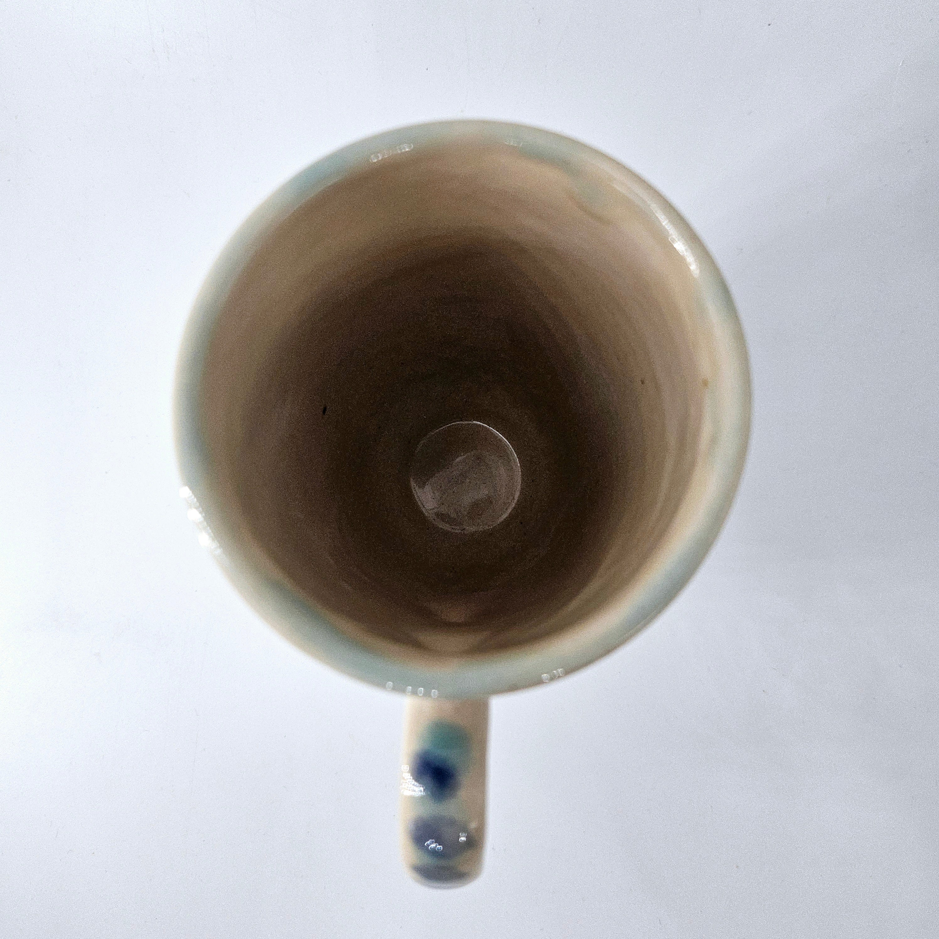 TradiTON Tasse handgraviert mit Palmetten und Fischschuppen