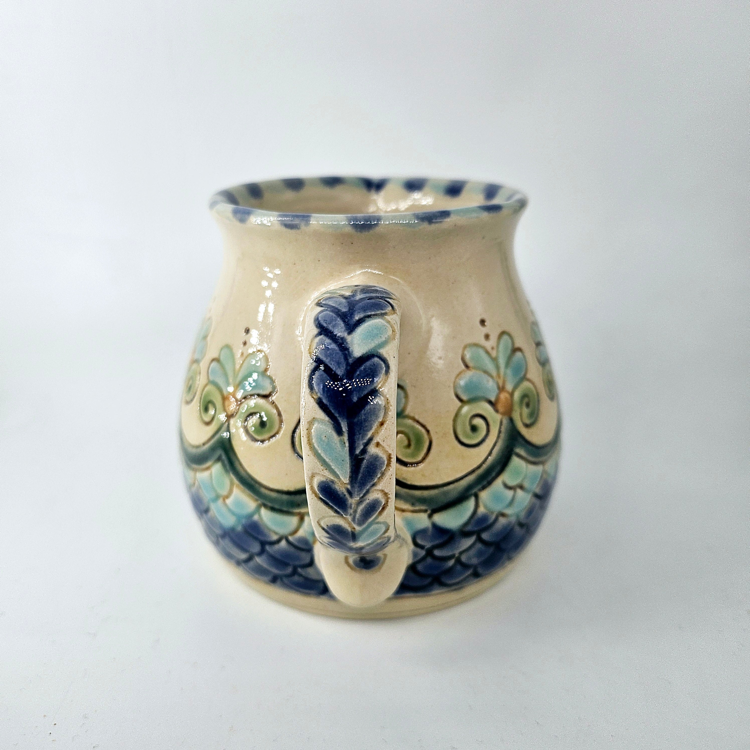 TradiTON Milchkrug mit historischem Dekor bestehend aus Palmetten und Fischschuppen