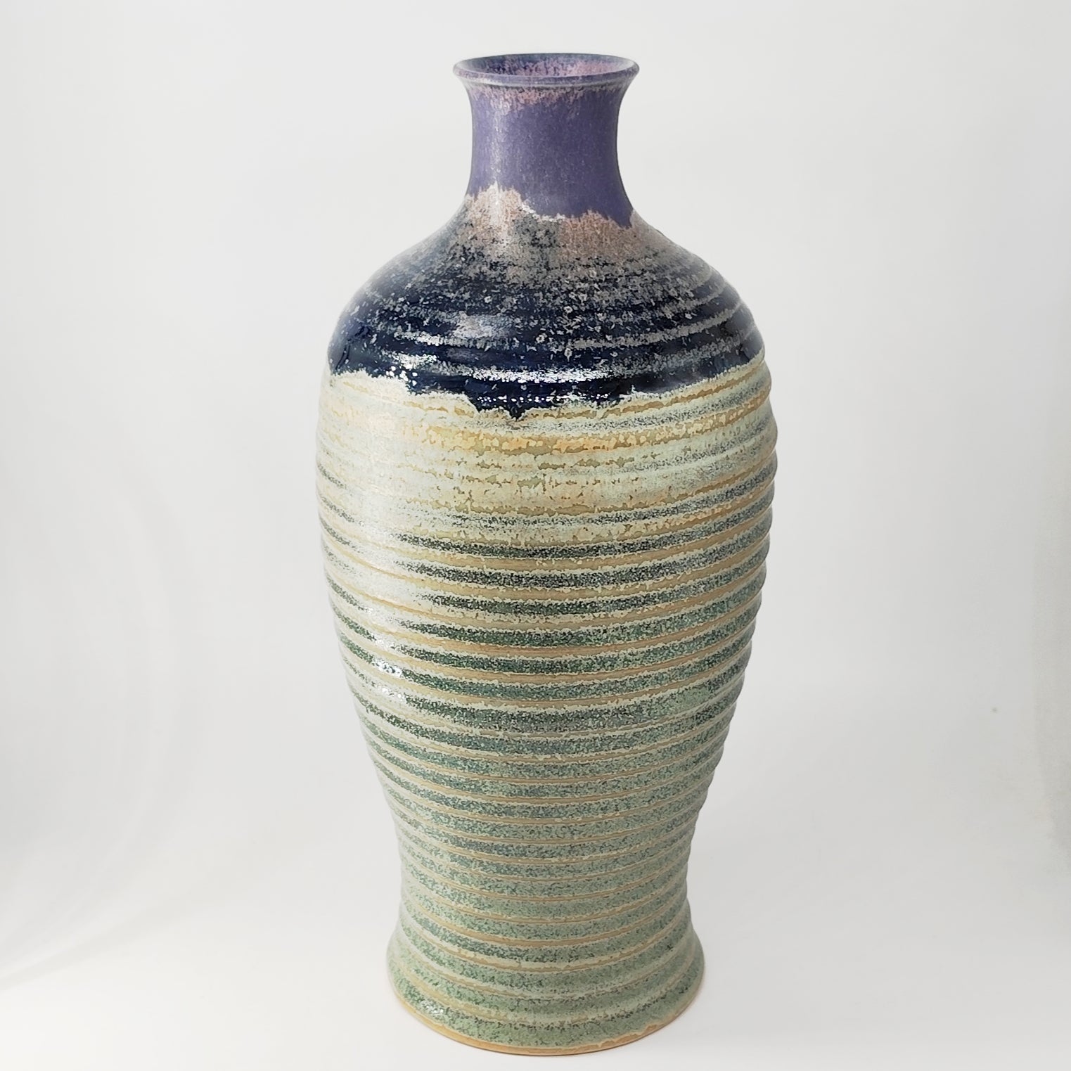 InnovaTon Vase mit Liniengravur Handgemacht