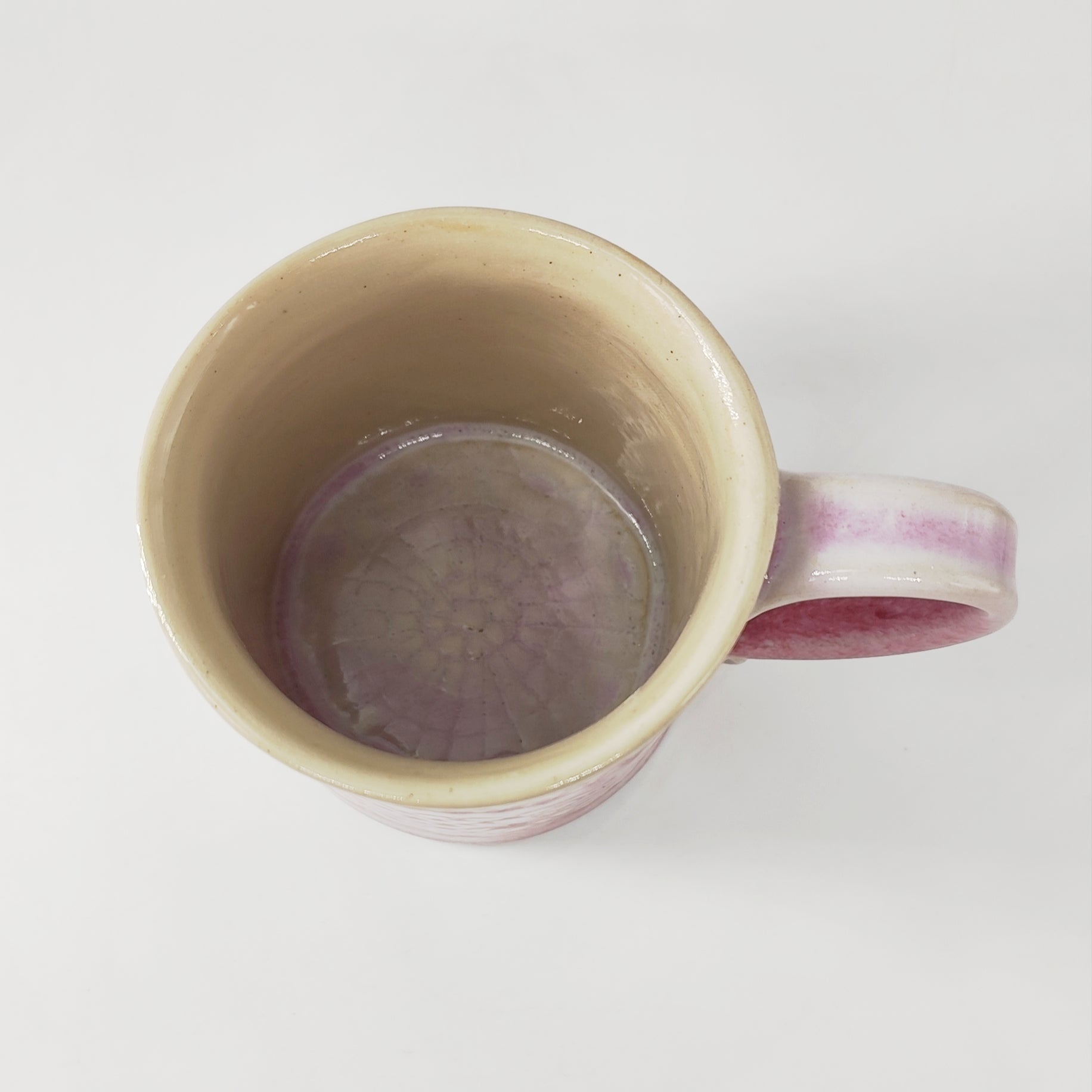 InspiraTON Tasse handgemacht mit Klöppelspitzen Dekor