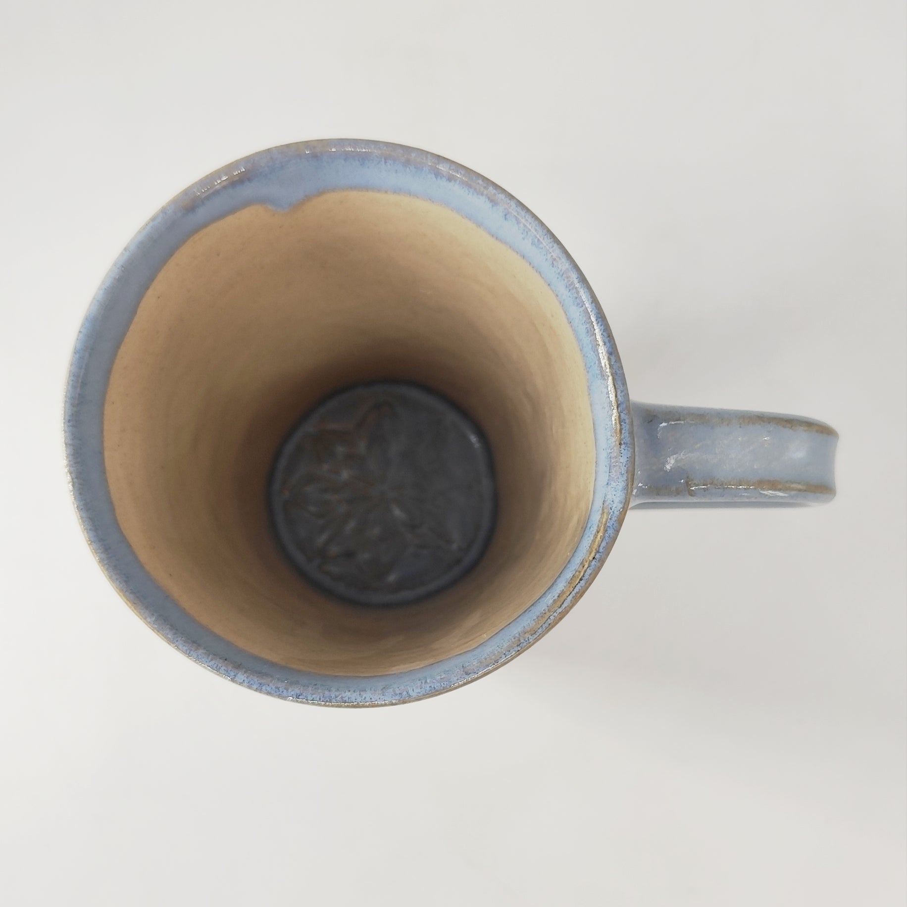 InspiraTon Tasse handgemacht mit Klöppelspitzen Dekor
