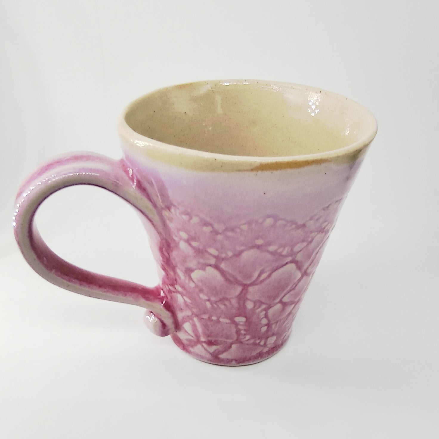 InspiraTon Tasse handgemacht mit Klöppelspitzen Dekor