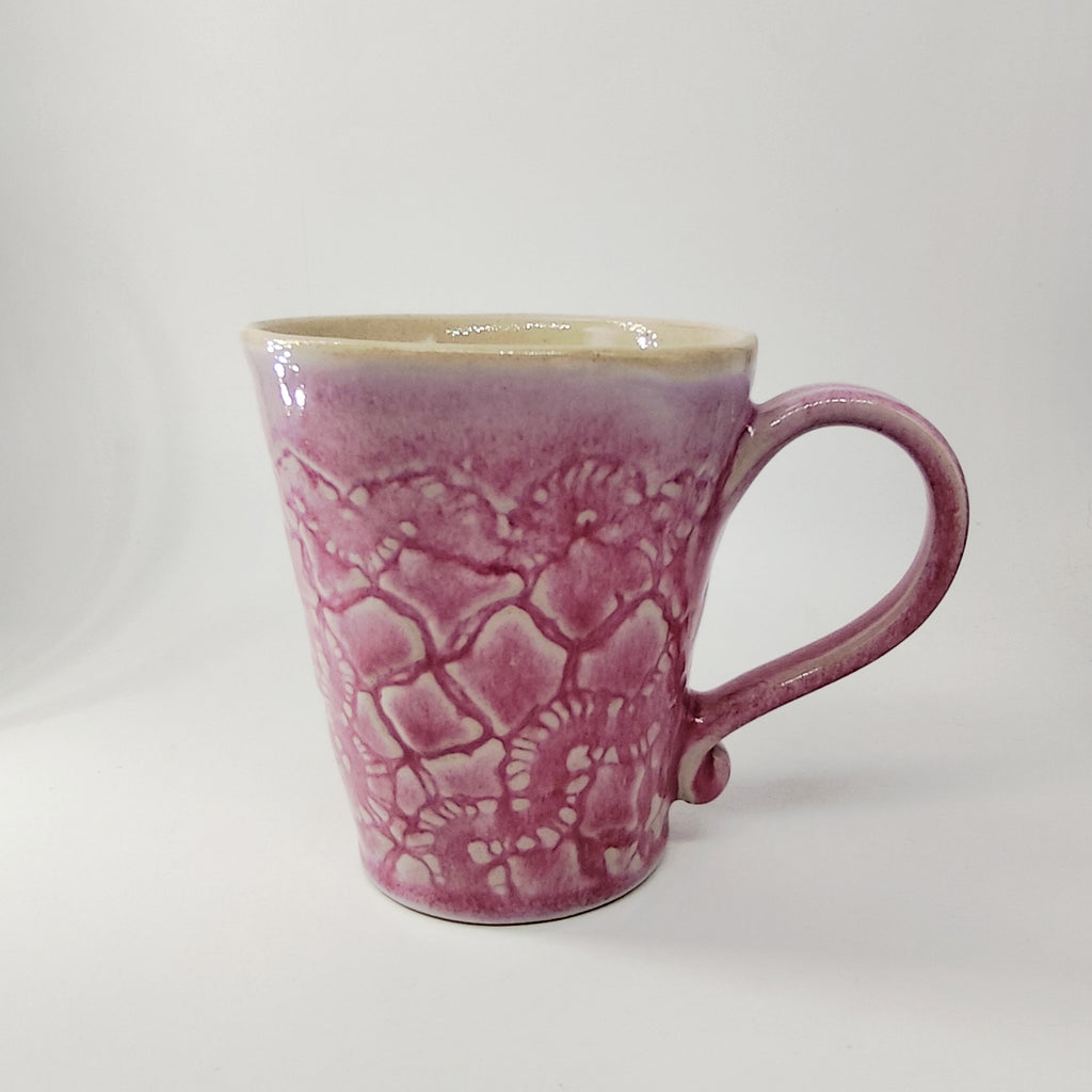 InspiraTon Tasse handgemacht mit Klöppelspitzen Dekor